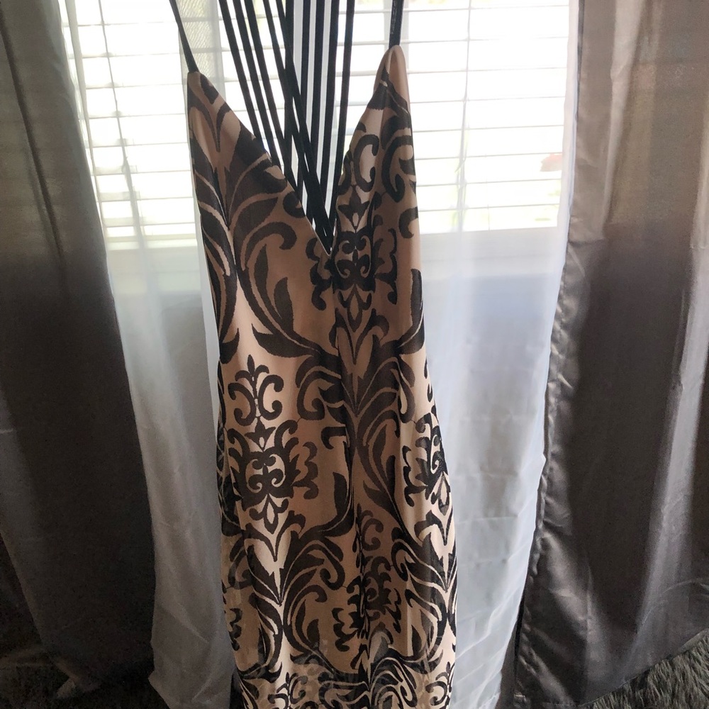 Dress - Picture 4 of 4